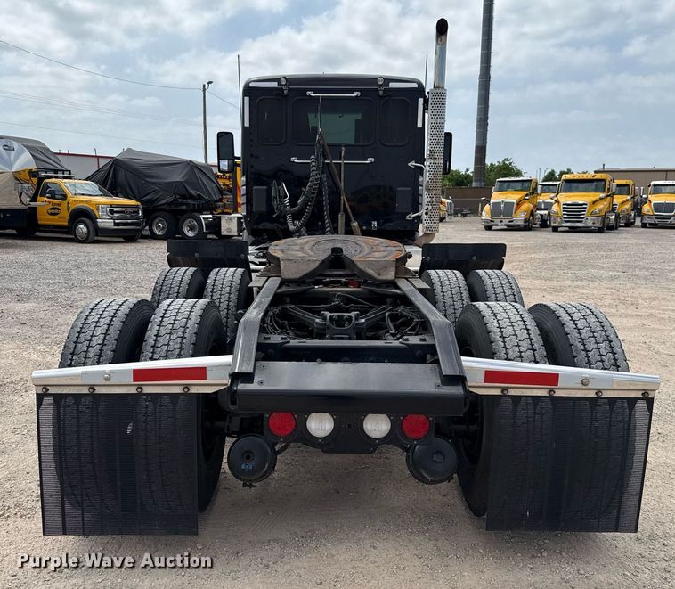 image for item EJ4584 2020 Kenworth T880 semi truck