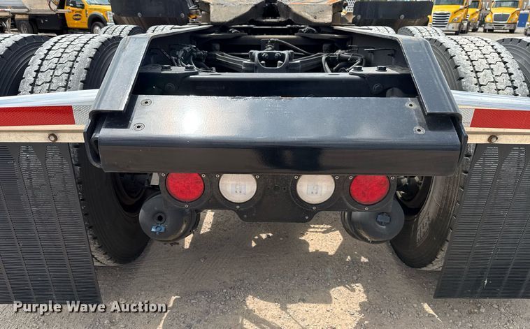 image for item EJ4584 2020 Kenworth T880 semi truck