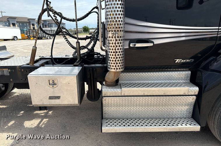 image for item EJ4584 2020 Kenworth T880 semi truck