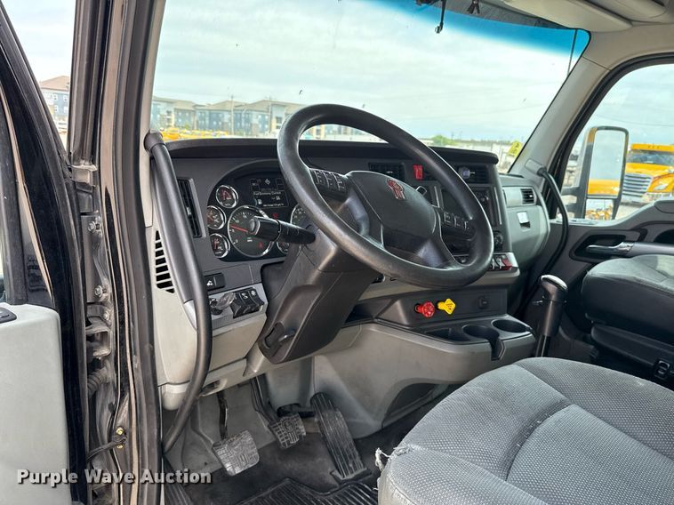 image for item EJ4584 2020 Kenworth T880 semi truck