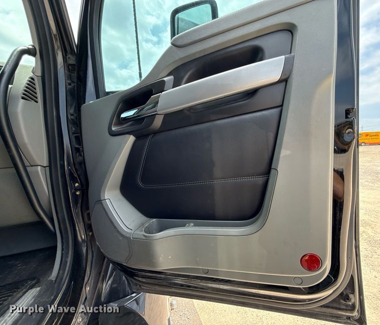 image for item EJ4584 2020 Kenworth T880 semi truck