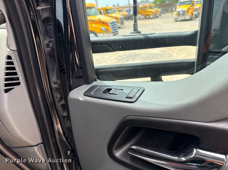 image for item EJ4584 2020 Kenworth T880 semi truck