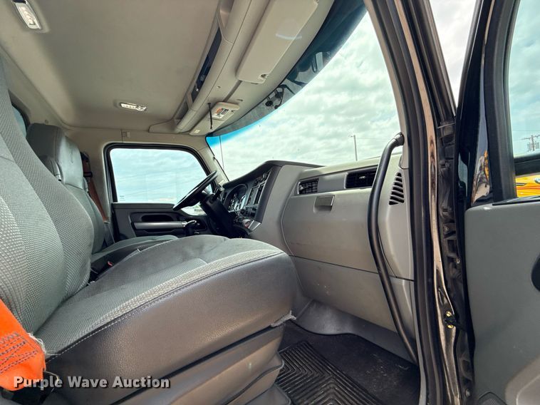 image for item EJ4584 2020 Kenworth T880 semi truck