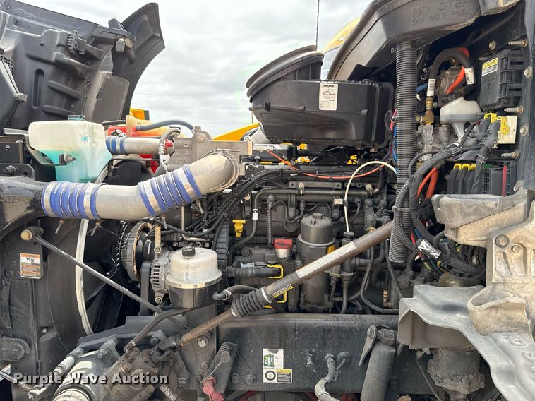 image for item EJ4584 2020 Kenworth T880 semi truck