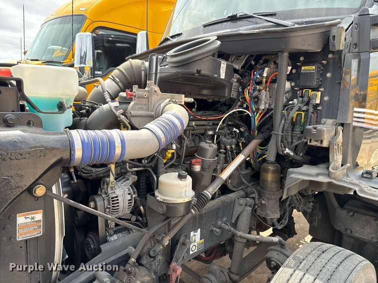 image for item EJ4584 2020 Kenworth T880 semi truck