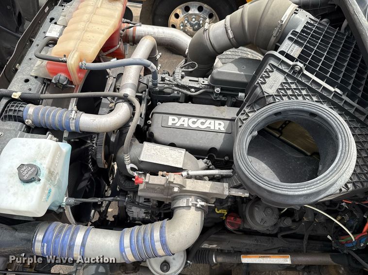 image for item EJ4584 2020 Kenworth T880 semi truck