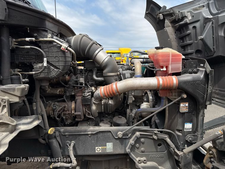 image for item EJ4584 2020 Kenworth T880 semi truck