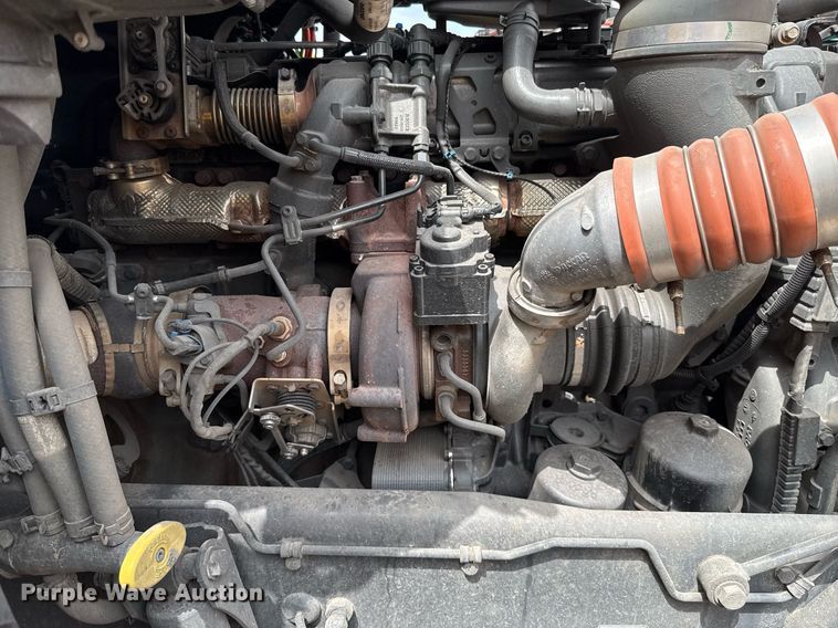 image for item EJ4584 2020 Kenworth T880 semi truck