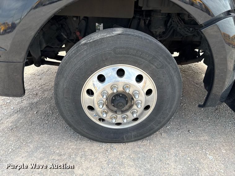 image for item EJ4584 2020 Kenworth T880 semi truck