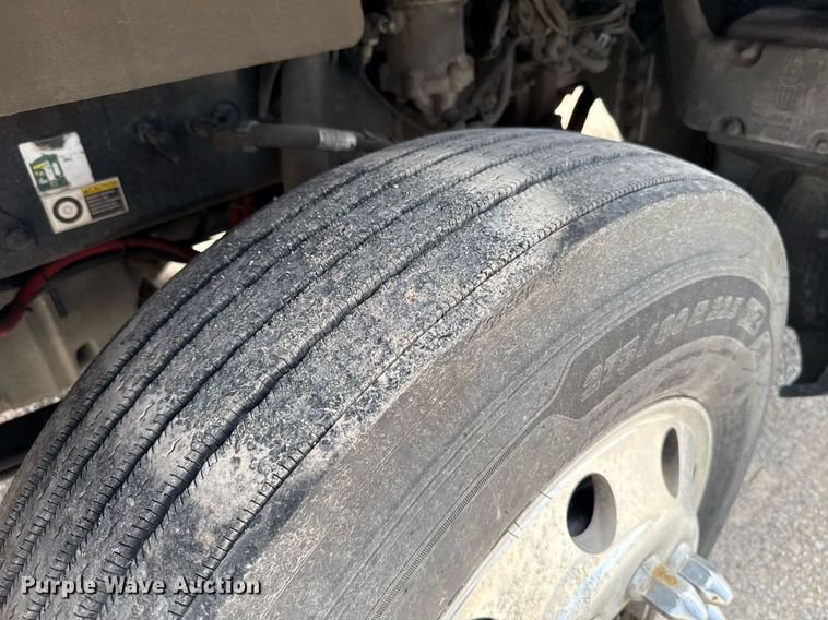 image for item EJ4584 2020 Kenworth T880 semi truck