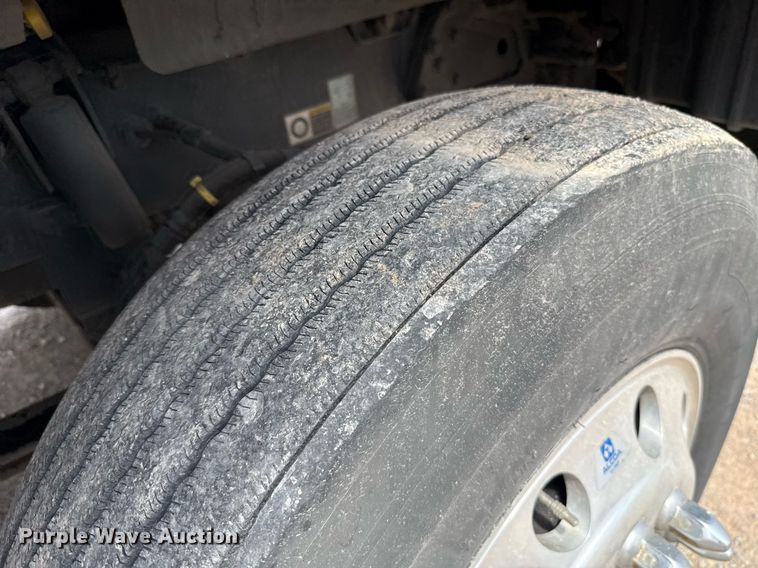 image for item EJ4584 2020 Kenworth T880 semi truck