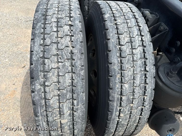 image for item EJ4584 2020 Kenworth T880 semi truck