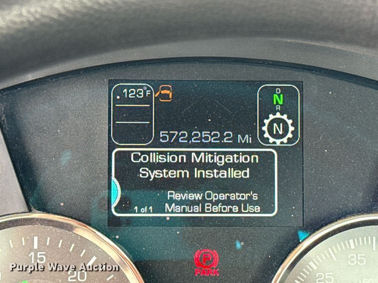 image for item EJ4585 2021 Kenworth T680 semi truck