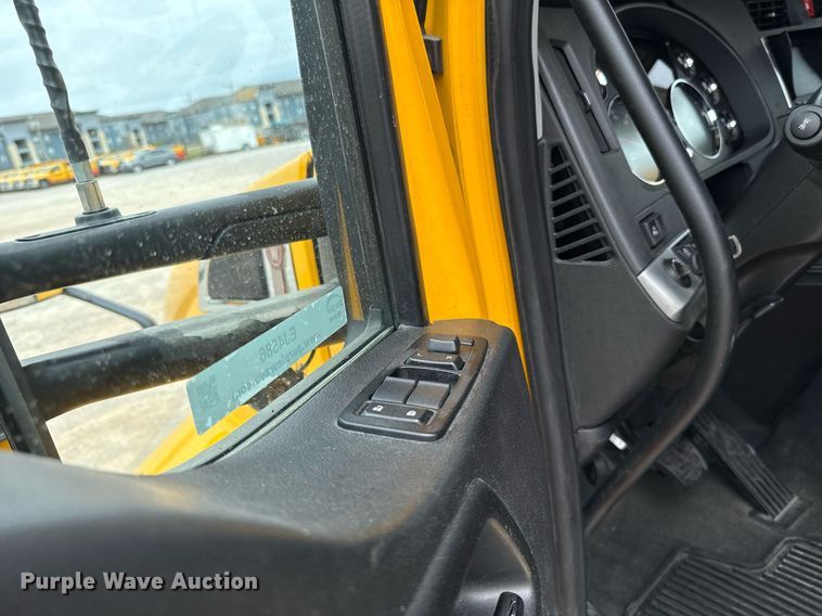 image for item EJ4586 2022 Kenworth T680 semi truck