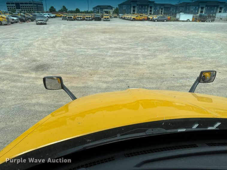 image for item EJ4586 2022 Kenworth T680 semi truck