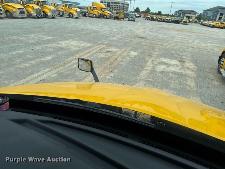 image for item EJ4587 2021 Kenworth T680 semi truck