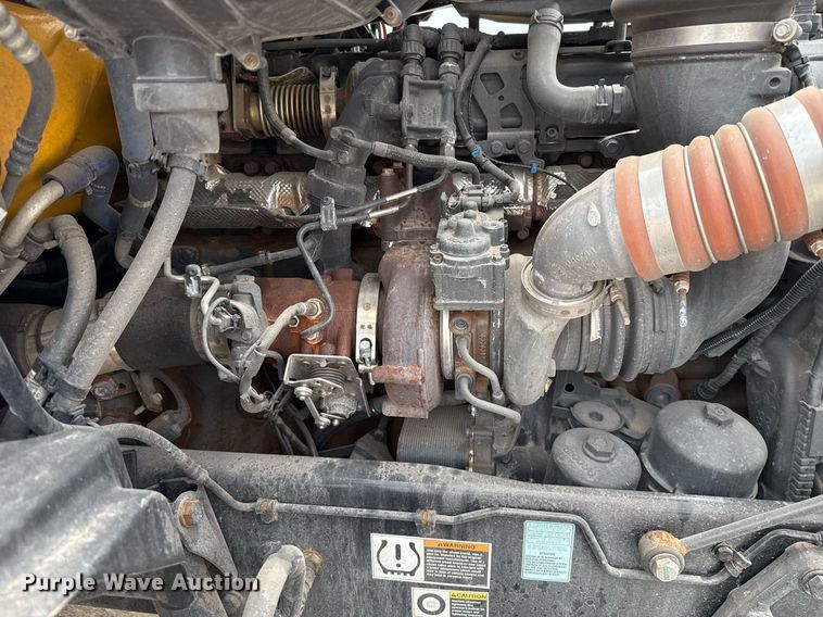 image for item EJ4587 2021 Kenworth T680 semi truck