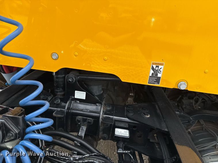 image for item EJ4588 2022 Kenworth T680 semi truck