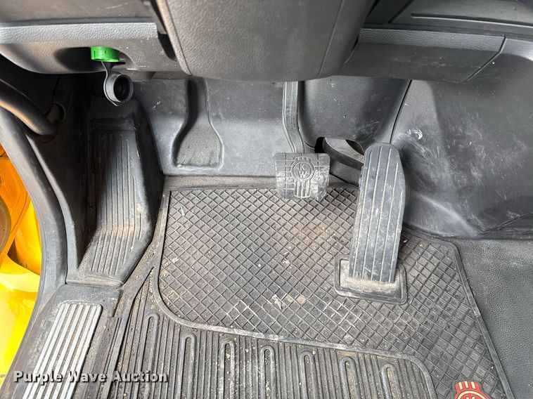 image for item EJ4588 2022 Kenworth T680 semi truck