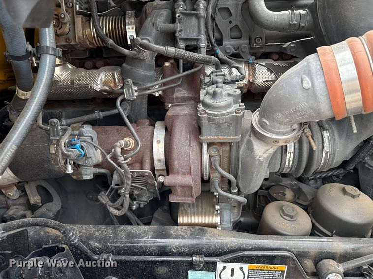 image for item EJ4588 2022 Kenworth T680 semi truck