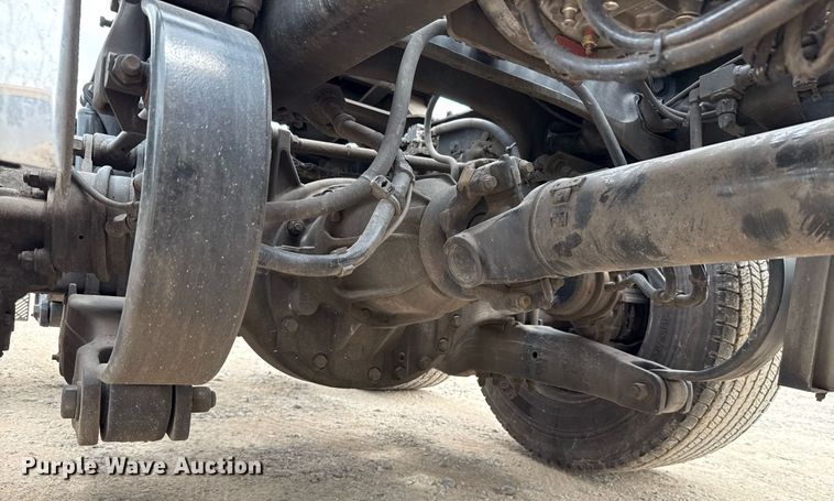 image for item EJ4589 2022 Kenworth T680 semi truck