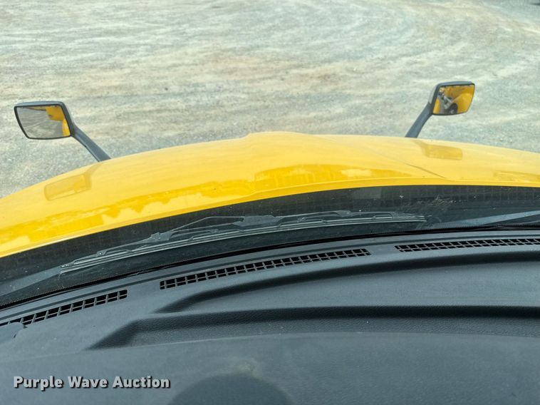 image for item EJ4589 2022 Kenworth T680 semi truck