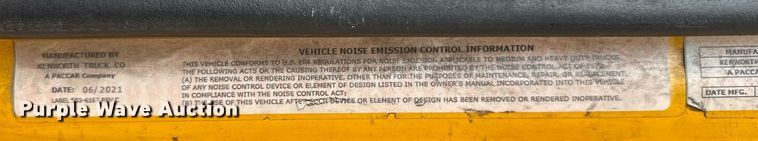 image for item EJ4589 2022 Kenworth T680 semi truck