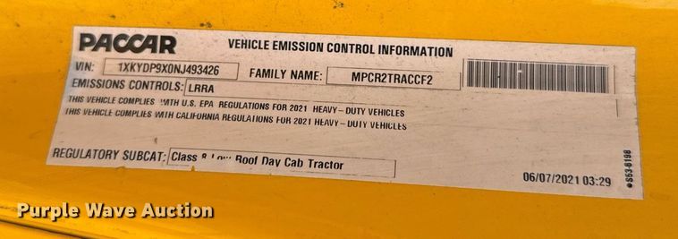 image for item EJ4589 2022 Kenworth T680 semi truck