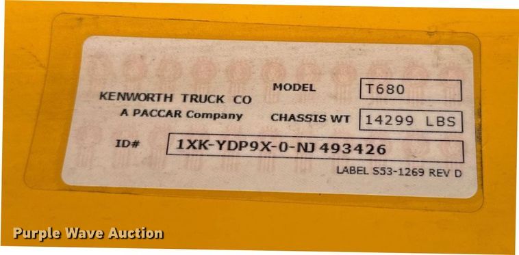 image for item EJ4589 2022 Kenworth T680 semi truck