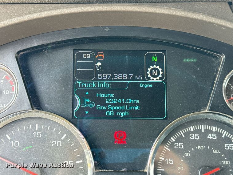 image for item EJ4590 2019 Kenworth T680 semi truck