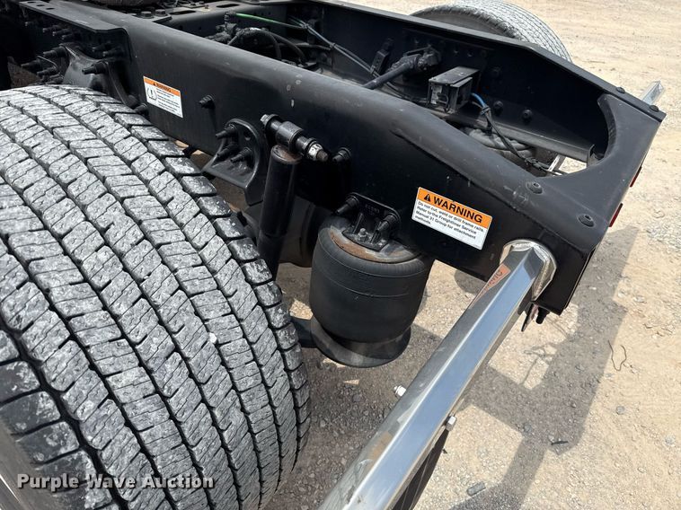 image for item EJ4591 2021 Freightliner Cascadia 126 semi truck