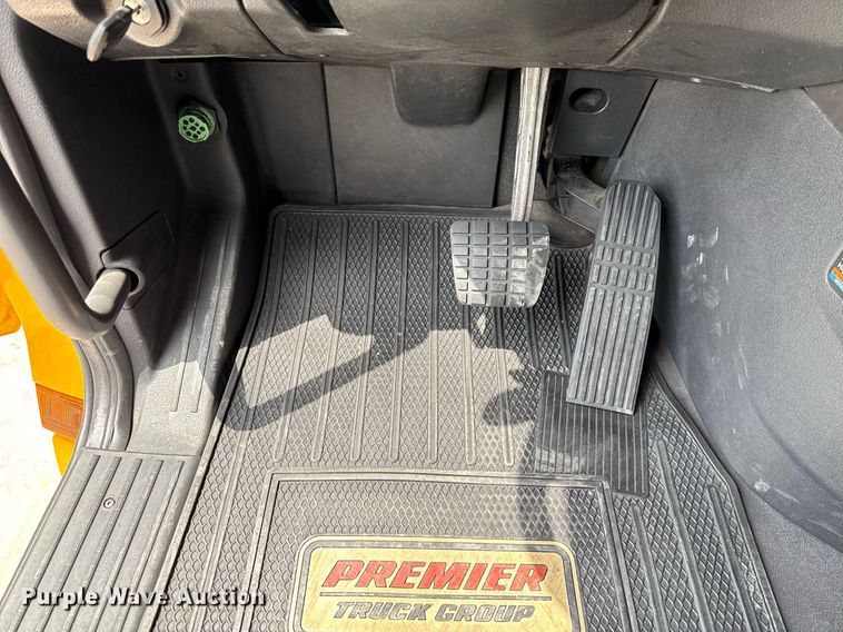 image for item EJ4591 2021 Freightliner Cascadia 126 semi truck