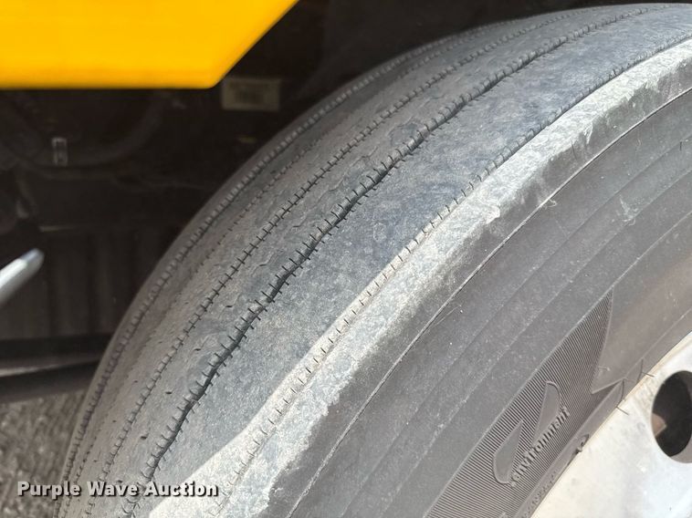 image for item EJ4591 2021 Freightliner Cascadia 126 semi truck