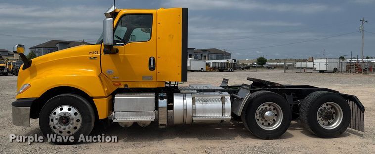 image for item EJ4592 2021 International LT625 semi truck