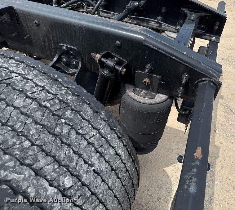 image for item EJ4592 2021 International LT625 semi truck