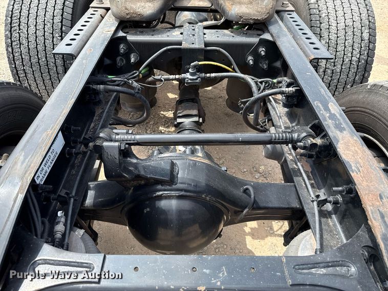 image for item EJ4592 2021 International LT625 semi truck