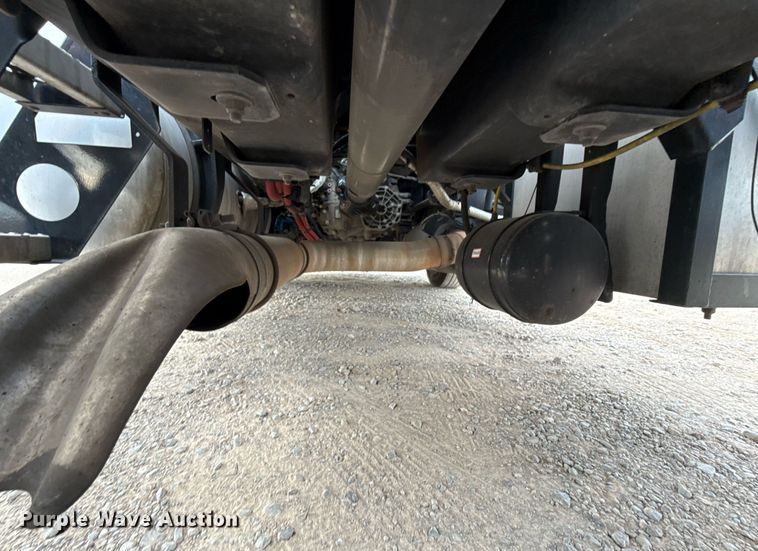 image for item EJ4593 2021 Freightliner Cascadia 126 semi truck