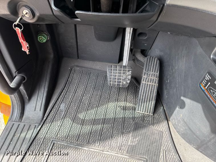 image for item EJ4593 2021 Freightliner Cascadia 126 semi truck