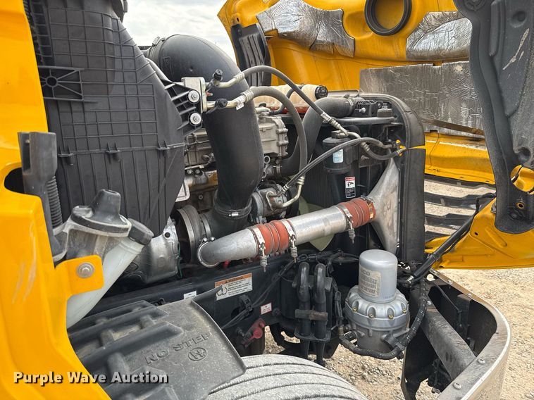 image for item EJ4593 2021 Freightliner Cascadia 126 semi truck