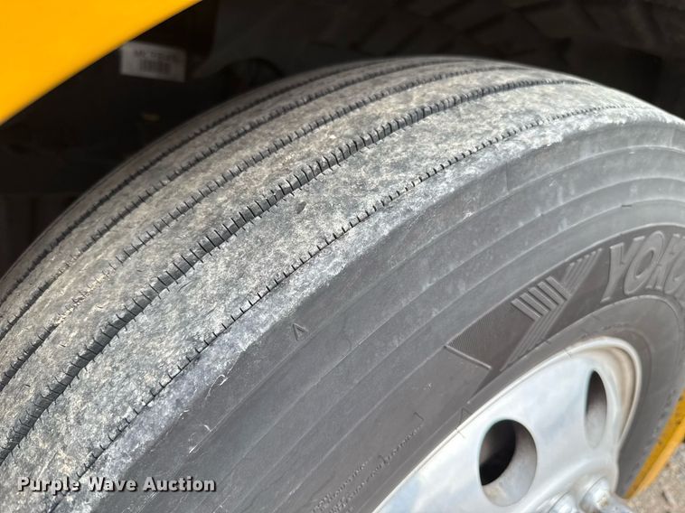 image for item EJ4593 2021 Freightliner Cascadia 126 semi truck