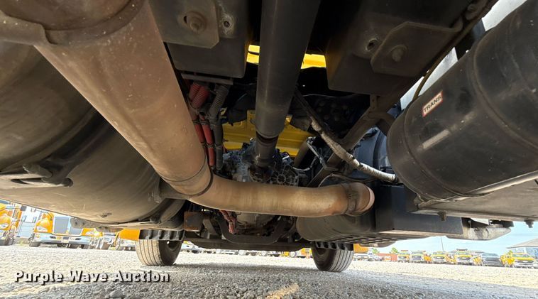 image for item EJ4594 2021 Freightliner Cascadia 126 semi truck