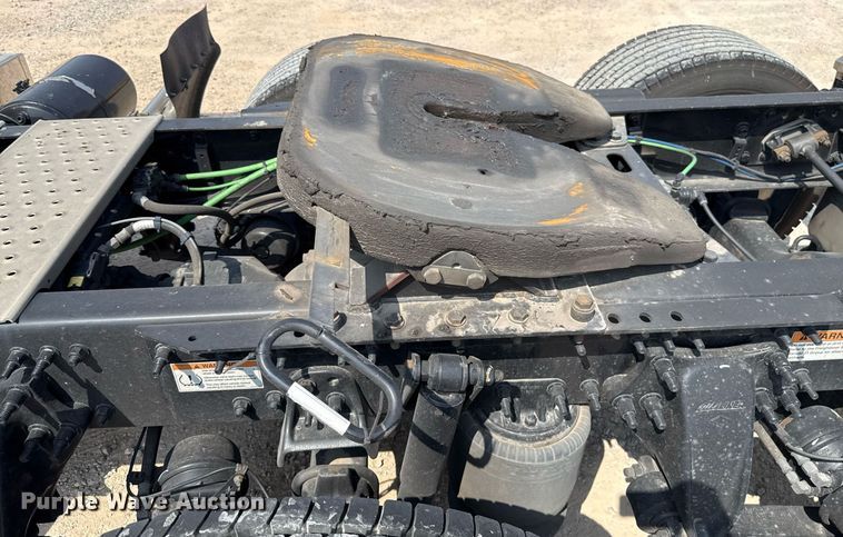 image for item EJ4594 2021 Freightliner Cascadia 126 semi truck