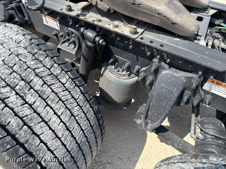 image for item EJ4594 2021 Freightliner Cascadia 126 semi truck