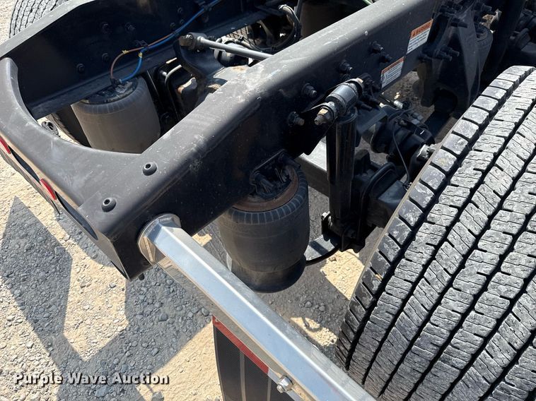 image for item EJ4594 2021 Freightliner Cascadia 126 semi truck