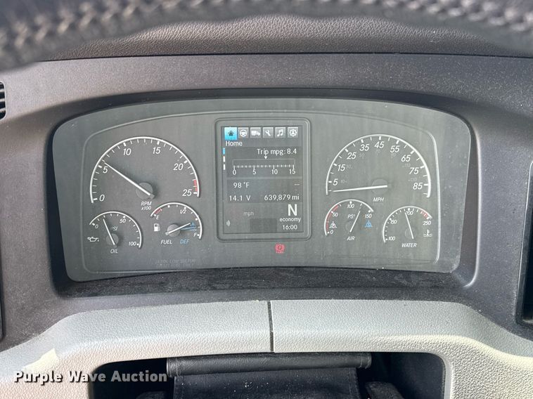 image for item EJ4594 2021 Freightliner Cascadia 126 semi truck