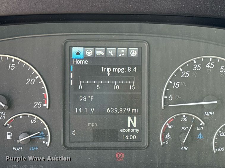 image for item EJ4594 2021 Freightliner Cascadia 126 semi truck