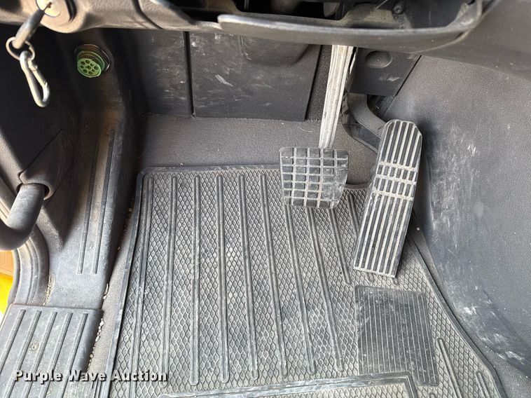 image for item EJ4594 2021 Freightliner Cascadia 126 semi truck