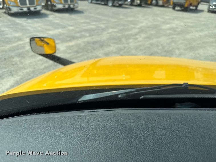 image for item EJ4594 2021 Freightliner Cascadia 126 semi truck