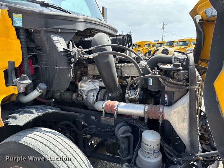 image for item EJ4594 2021 Freightliner Cascadia 126 semi truck