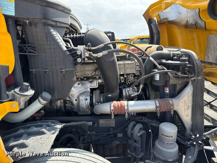 image for item EJ4594 2021 Freightliner Cascadia 126 semi truck